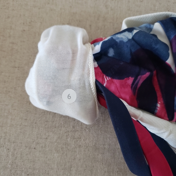Lululemon – On Your Way Bra Pink & Blue Flower Print Cross Back 6 - Picture 3 of 3